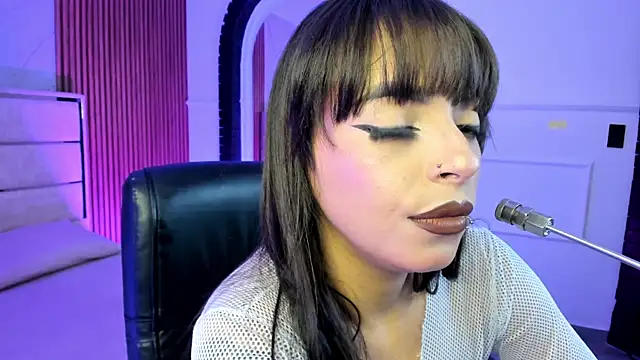 MiiaaMoonroee online show from 11/27/25, 09:06