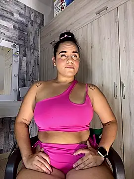 Snapshot of Violetrousse chatting on 01/18/26, 12:36 Violetrousse online show from 01/18/26, 12:36