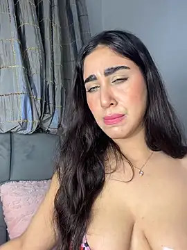 Snapshot of Meryem_Queen chatting on 03/15/26, 09:32 Meryem Queen online show from 03/15/26, 09:32