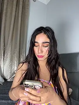 Snapshot of Meryem_Queen chatting on 04/10/26, 12:16 Meryem Queen online show from 04/10/26, 12:16