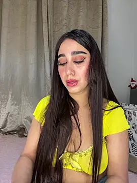 Snapshot of Meryem_Queen chatting on 04/14/26, 10:27 Meryem Queen online show from 04/14/26, 10:27