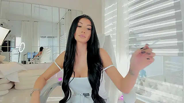 missdiamond  online show from 10/29/25, 08:05