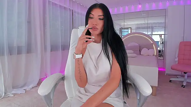 missdiamond  online show from 06/17/26, 07:00