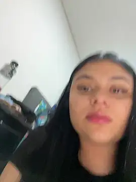 alissonfernandez  online show from 02/06/25, 12:43