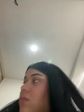 alissonfernandez  online show from 02/12/25, 03:38