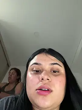 alissonfernandez  online show from 02/13/25, 12:02