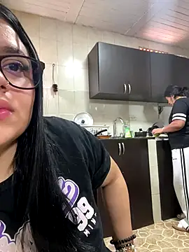 alissonfernandez  online show from 09/28/25, 04:01