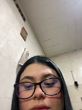 alissonfernandez  online show from 10/04/25, 01:03