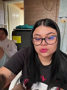 alissonfernandez  online show from 10/10/25, 01:43