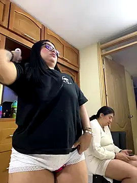 alissonfernandez  online show from 10/16/25, 11:22