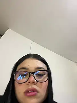 alissonfernandez  online show from 04/29/26, 11:33
