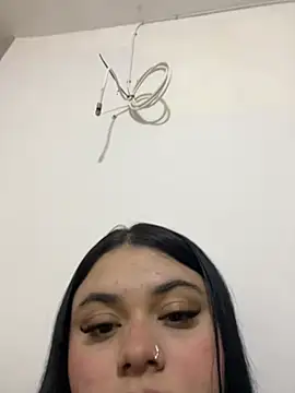 alissonfernandez  online show from 05/02/26, 09:25