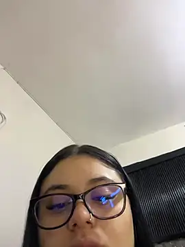 alissonfernandez  online show from 05/06/26, 11:15