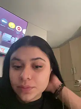 alissonfernandez  online show from 06/25/26, 07:51