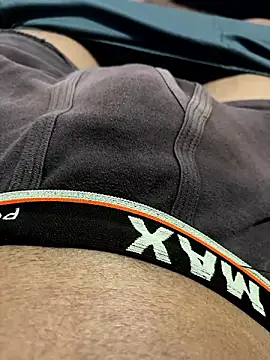 Snapshot of Desiboy___21 chatting on 12/01/24, 04:40 Desiboy   21 online show from 12/01/24, 04:40