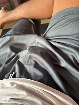 Snapshot of Desiboy___21 chatting on 12/15/24, 03:24 Desiboy   21 online show from 12/15/24, 03:24