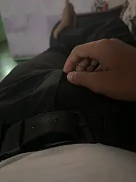 Snapshot of Desiboy___21 chatting on 02/12/25, 10:35 Desiboy   21 online show from 02/12/25, 10:35