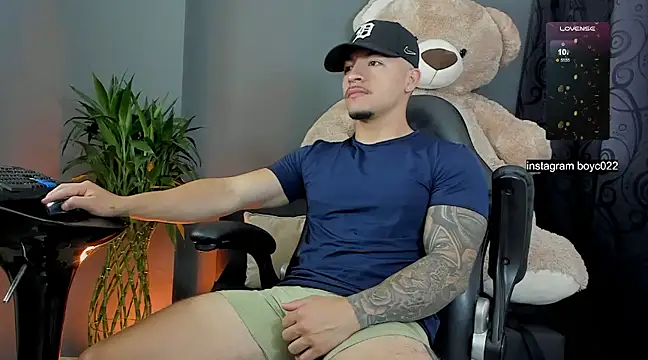 boyc022  online show from 02/22/25, 10:18