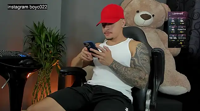 boyc022  online show from 02/28/25, 11:56