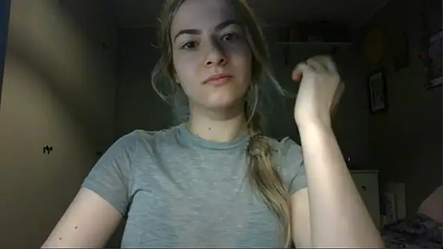 Snapshot of ROSIEx_sweet chatting on 01/12/26, 08:08 ROSIEx sweet online show from 01/12/26, 08:08