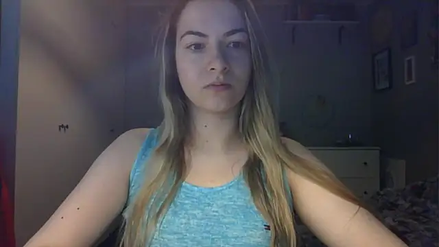 Snapshot of ROSIEx_sweet chatting on 04/16/26, 06:47 ROSIEx sweet online show from 04/16/26, 06:47