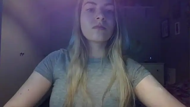 Snapshot of ROSIEx_sweet chatting on 04/21/26, 07:03 ROSIEx sweet online show from 04/21/26, 07:03