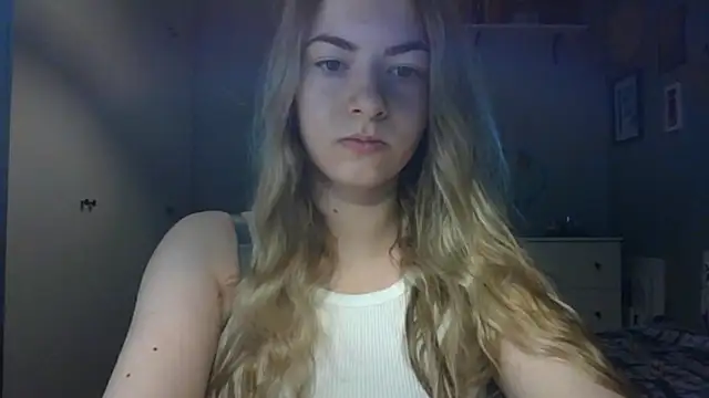 Snapshot of ROSIEx_sweet chatting on 04/30/26, 06:53 ROSIEx sweet online show from 04/30/26, 06:53