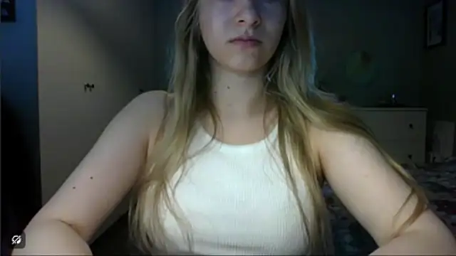 Snapshot of ROSIEx_sweet chatting on 05/04/26, 06:53 ROSIEx sweet online show from 05/04/26, 06:53