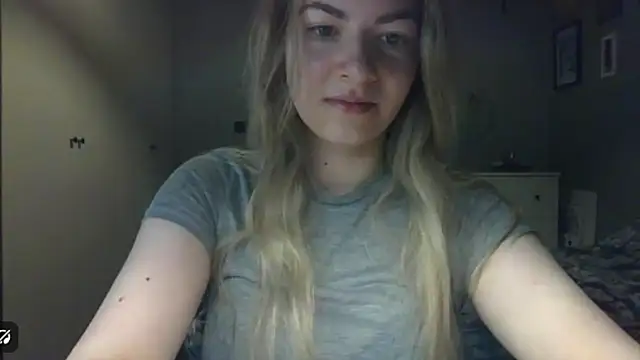 Snapshot of ROSIEx_sweet chatting on 05/15/26, 06:42 ROSIEx sweet online show from 05/15/26, 06:42