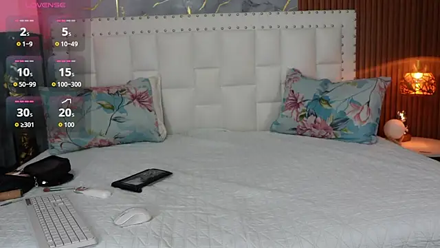 hornybarelylegalgirl online show from 08/02/26, 11:52