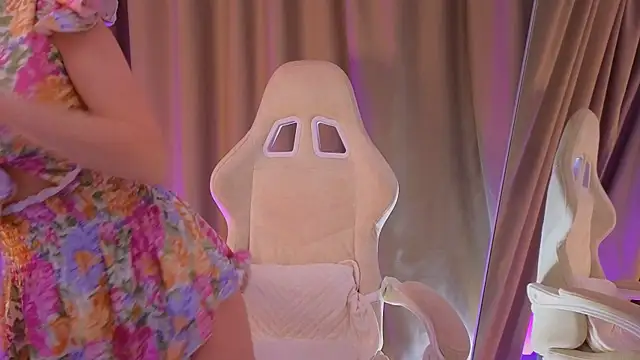 Snapshot of bubbling_crush chatting on 02/06/25, 04:53 bubbling crush online show from 02/06/25, 04:53