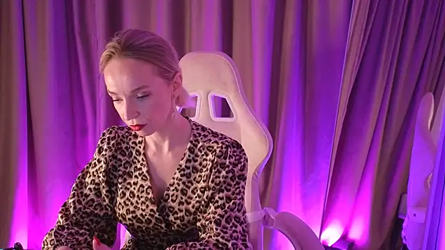 Snapshot of bubbling_crush chatting on 02/17/25, 02:20 bubbling crush online show from 02/17/25, 02:20