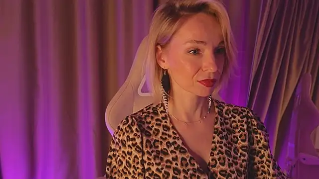 Snapshot of bubbling_crush chatting on 02/25/25, 04:31 bubbling crush online show from 02/25/25, 04:31