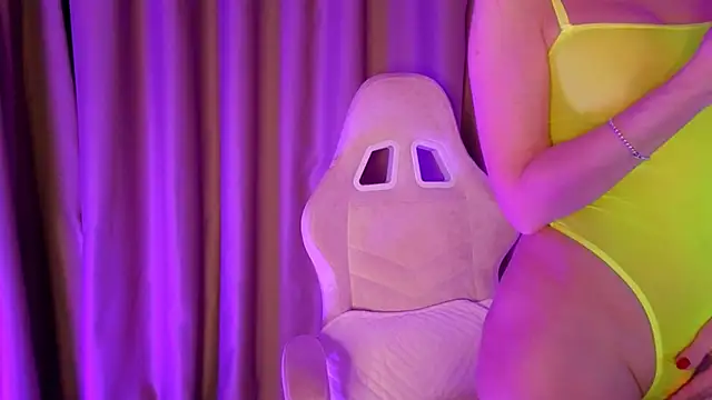 Snapshot of bubbling_crush chatting on 03/04/25, 09:00 bubbling crush online show from 03/04/25, 09:00