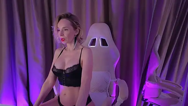 Snapshot of bubbling_crush chatting on 03/18/25, 12:25 bubbling crush online show from 03/18/25, 12:25