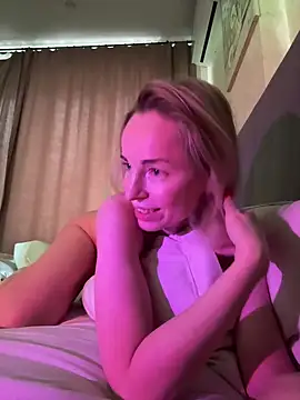 Snapshot of bubbling_crush chatting on 03/21/25, 04:49 bubbling crush online show from 03/21/25, 04:49