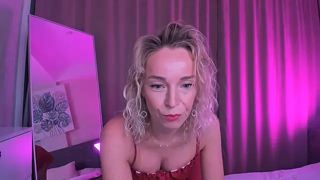 Snapshot of bubbling_crush chatting on 11/13/25, 09:36 bubbling crush online show from 11/13/25, 09:36