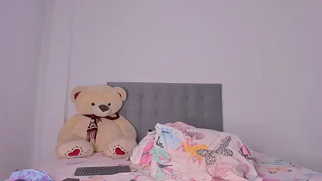 Snapshot of NAHOMI_MILLER chatting on 01/16/25, 05:21 NAHOMI MILLER online show from 01/16/25, 05:21