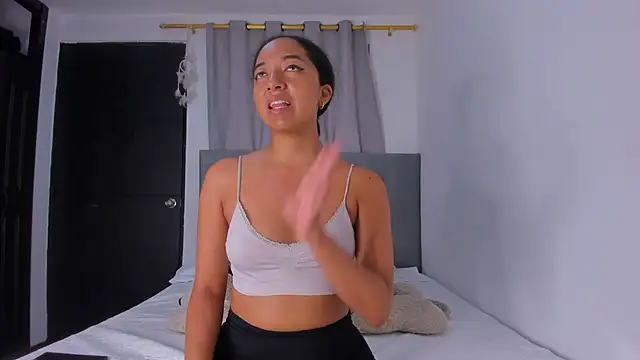 Snapshot of NAHOMI_MILLER chatting on 03/02/25, 03:48 NAHOMI MILLER online show from 03/02/25, 03:48