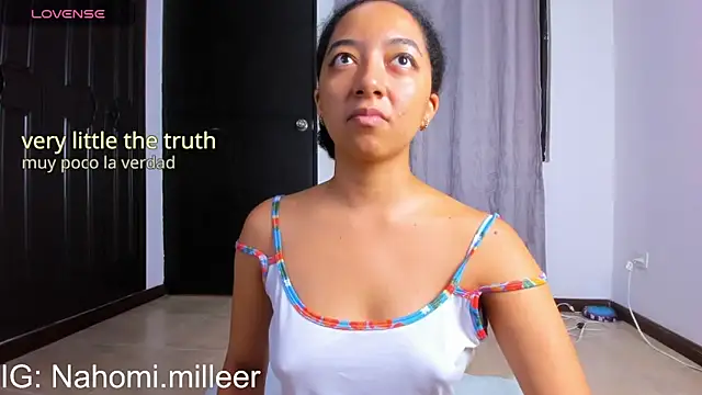 Snapshot of NAHOMI_MILLER chatting on 10/03/25, 04:15 NAHOMI MILLER online show from 10/03/25, 04:15