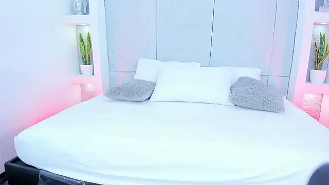 MelodyRey  online show from 12/03/25, 10:41