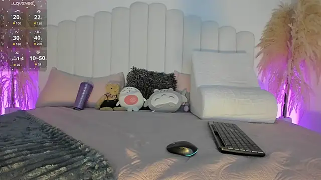 cherie    online show from 11/06/25, 08:32