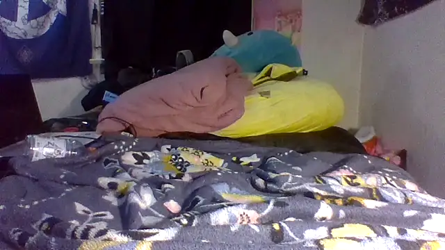 Snapshot of ATwinkie chatting on 03/21/25, 12:18 ATwinkie online show from 03/21/25, 12:18