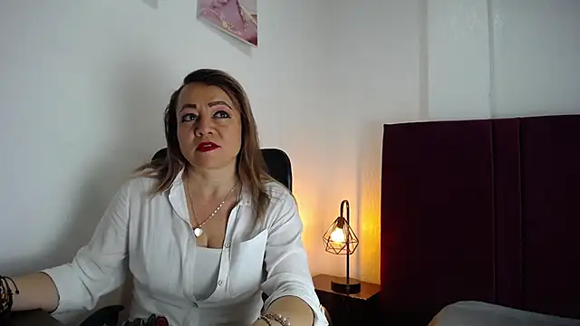 Lupiita223 online show from 02/27/25, 12:45