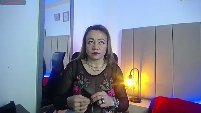 Lupiita223 online show from 03/11/25, 12:39