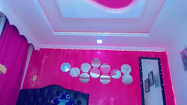 TiffanyMackensyy online show from 11/08/25, 01:17