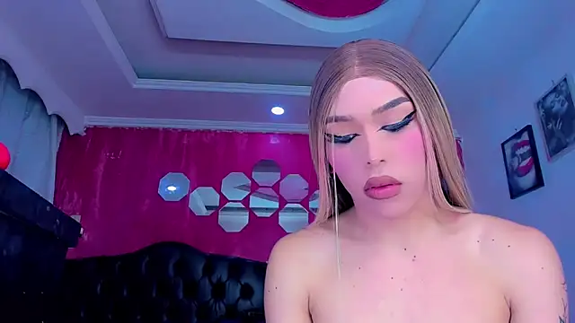 TiffanyMackensyy online show from 06/09/26, 12:00