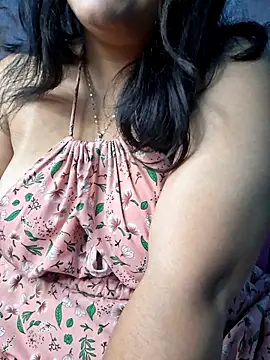 Snapshot of sophia_cute1_1 chatting on 08/05/26, 09:34 sophia cute1 1 online show from 08/05/26, 09:34