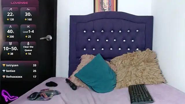 Snapshot of MARYQUANT chatting on 02/07/25, 06:45 MARYQUANT online show from 02/07/25, 06:45