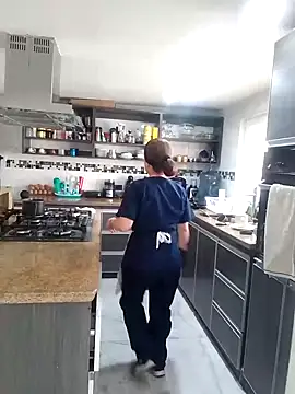 Snapshot of MARYQUANT chatting on 09/08/25, 03:33 MARYQUANT online show from 09/08/25, 03:33